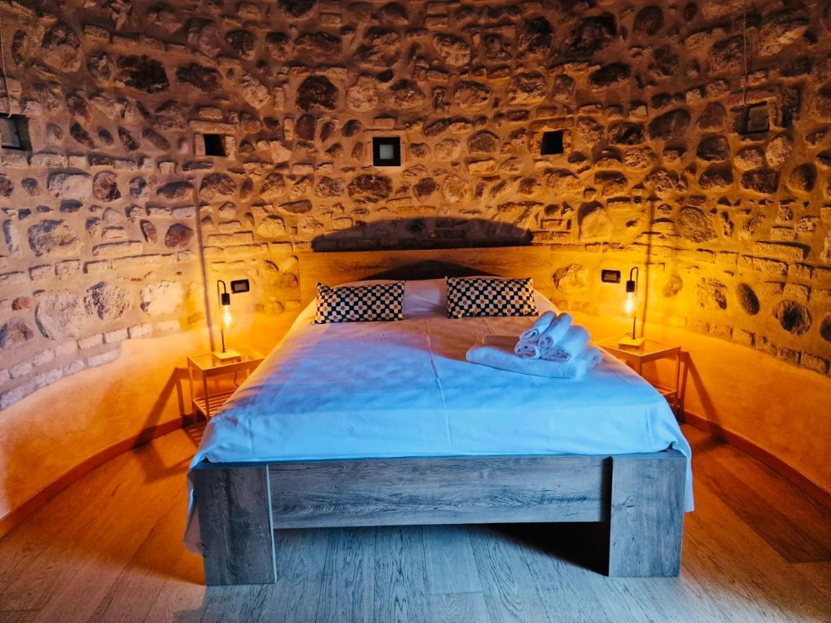 Thomas' Castle Apartment Pozzolengo Ngoại thất bức ảnh